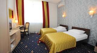 Гостиница Flora Guest House Севастополь Стандартный двухместный номер с 2 отдельными кроватями-4